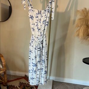 Dress Forum White and Blue Midi Dress